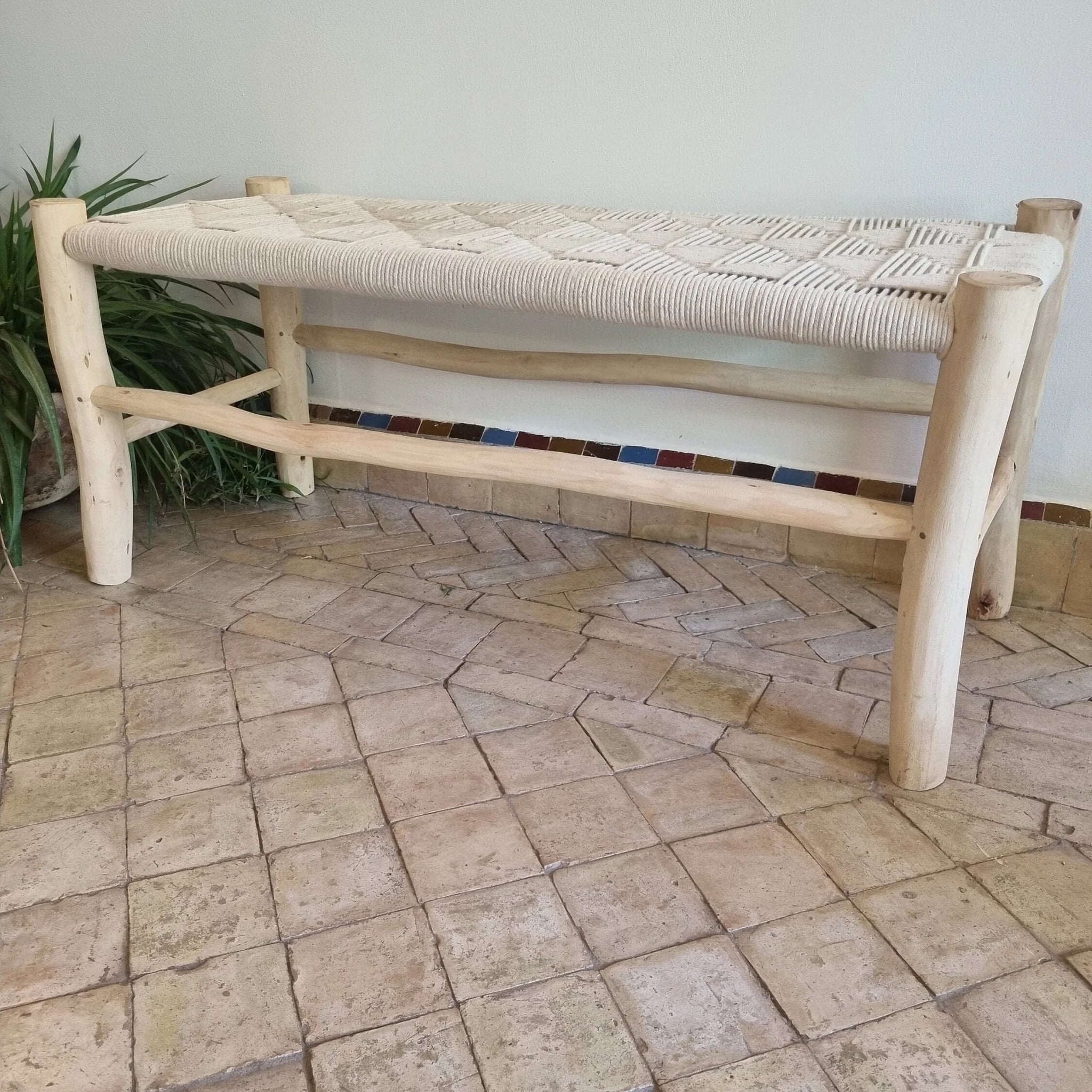 BANC EN BOIS MASSIF MARRAKECH FAIT MAIN